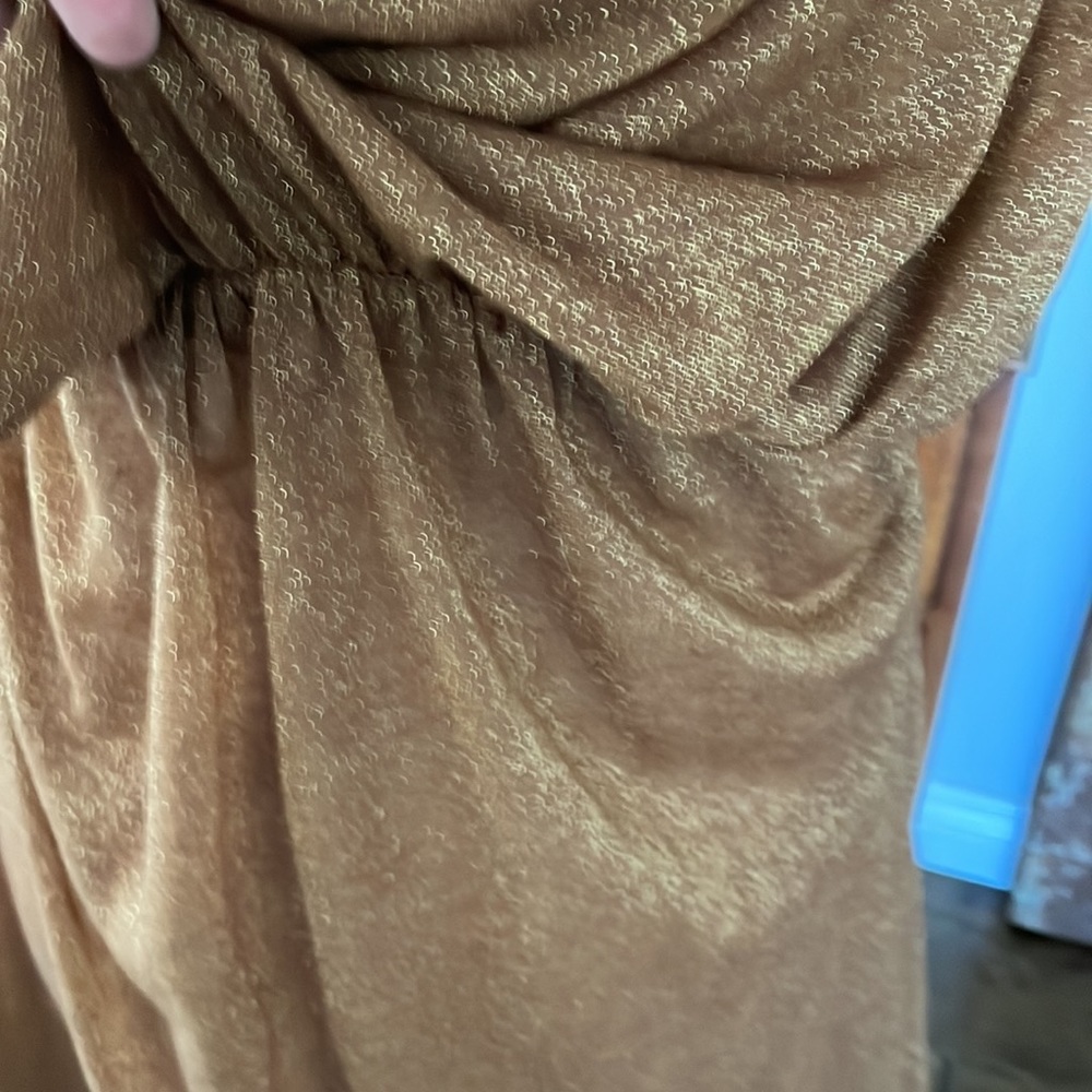 Elegant Brown Sleeveless Dress - Picture 3 of 5